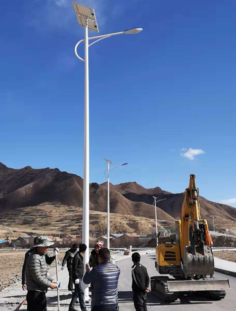 甘南碌曲10米雄关区太阳能路灯项目